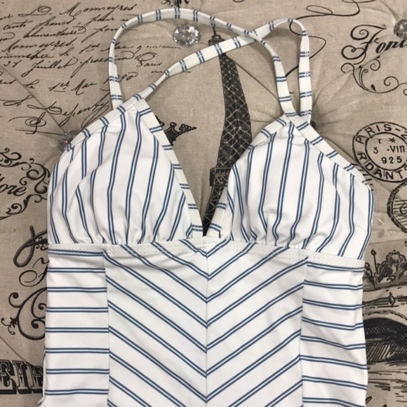 NWOT Splendid Stormy Story One Piece Swimsuit - Picture 6 of 7